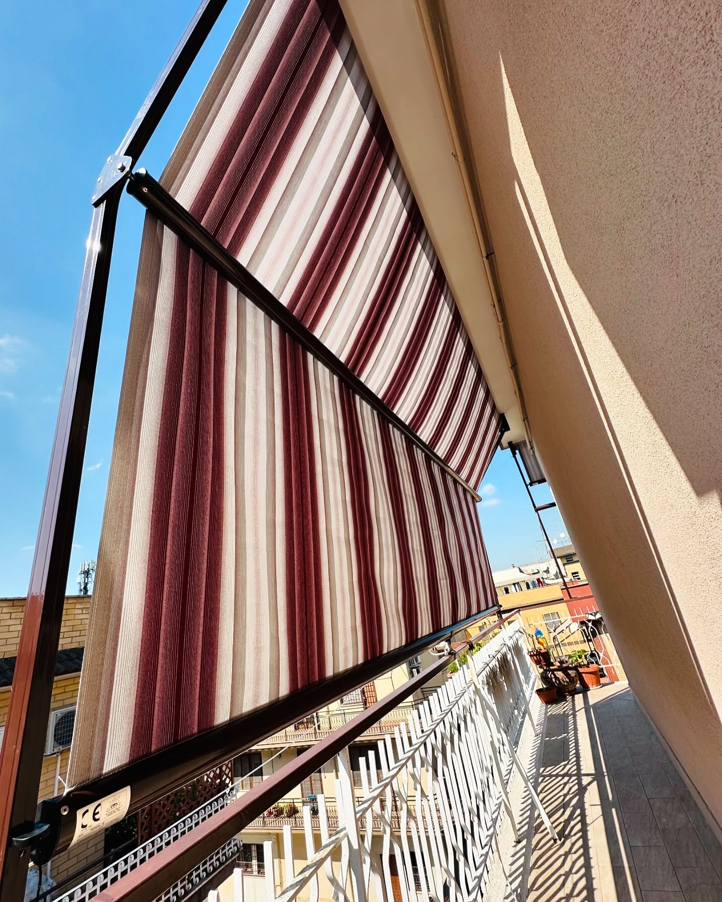 Tenda da sole su balcone